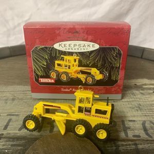 - "Tonka Road Grader" Hallmark Keepsake Ornament